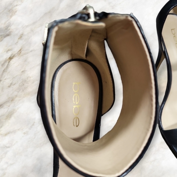 Bebe Open Toe Zipped Heel With Gold Tone Ankle Cuff Size 8 US - Picture 4 of 6